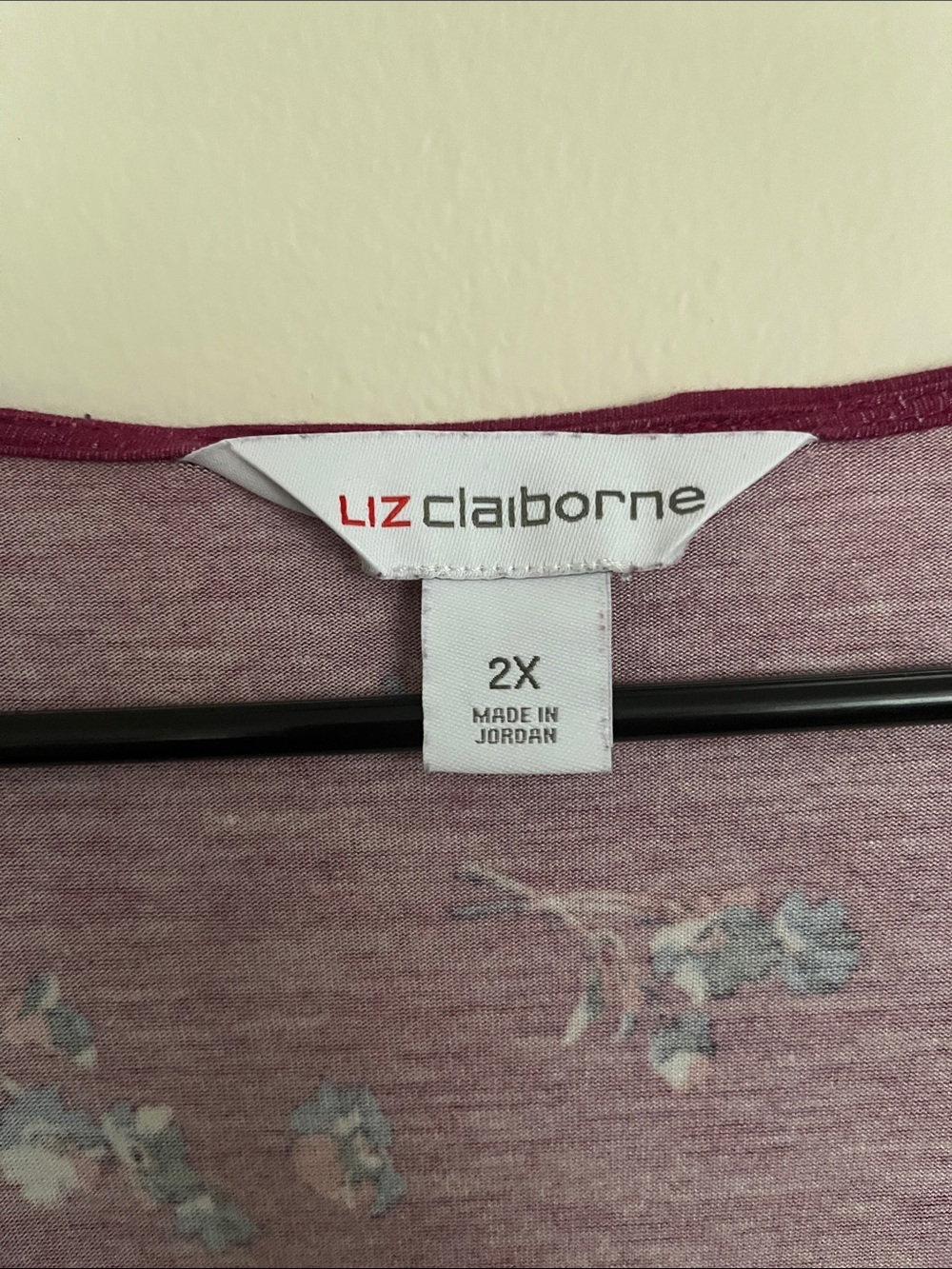 Liz Claiborne Maroon Floral V-Neck Blouse - Picture 4 of 6